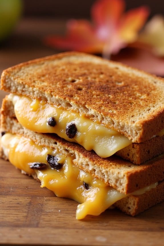 apple cinnamon raisin grilled cheese